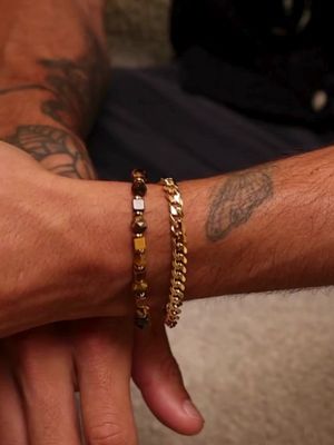 The Brickell Bracelet stack features two of our best selling bracelets combined for the perfect look. Each piece is handmade by expert craftsmen. They’re waterproof & sweatproof and feature a fully custom logo tag and clasp design that you won’t find anywhere else.
