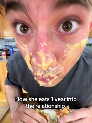 LOOK AWAY! 😋 #relatable #girlfriend #couple #boyfriend #fyp 
