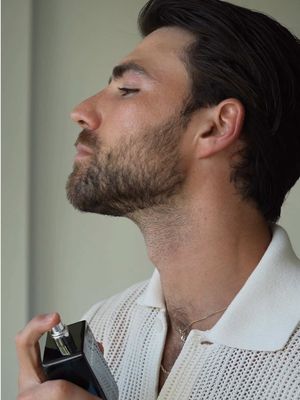 I’m all for a powerful parfum… However better to choose one that actually completes the entire look and exudes confidence. That’s without a doubt Ocean Noir Parfum @MICHAEL MALUL LONDON #michaelmalulpartner 