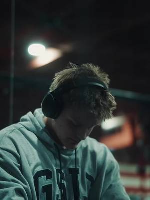 Save yourself  #fyp #gym #cinematicgym #cinematography #GymTok 