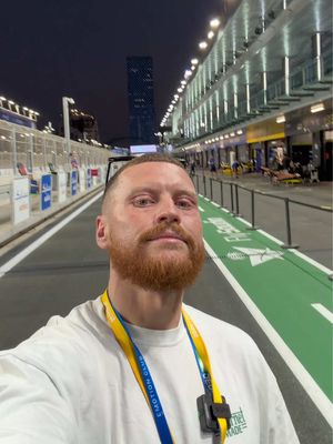 POV: Access All Areas to a @Formula E event, very lucky to be invited to the @DS Performance garages for the race weekend! Ideal to see how the entire team works before I became a driver for a day in #FormulaEEvoSessions 😂 AD