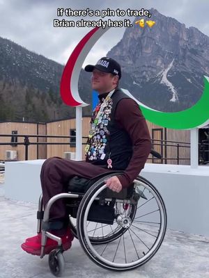 Brian Rowland at the Paralympic Games. Here for the pin trading. 🫡 🇨🇦 . . Brian Rowland aux Jeux paralympiques. Ici pour l’échange d’épinglettes. 🫡🇨🇦 via Brian Rowland 
