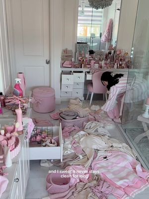 MAJOR transformation!! 🎀🫧✨ Nothing better than resetting my favorite part of the house. 🤍 Anyone else love a good reset? #reset #cleaning 