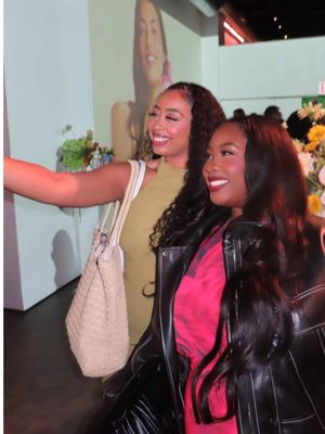 Sending everyone a special thank you for the celebration of our new era that took place in NYC this week! 🤍🎉 From relaxing hand massages to stunning photo ops, we had the best time showcasing our new look with all of you! Seeing everyone connect with the products, discover their favorite scents, and celebrate “The World of Hempz” made the night unforgettable.🥂 Here’s to the next chapter! All the Scentz. All the Moodz. All the Feelz.™  #hempzofficial 