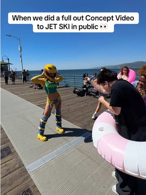 When we did a FULL OUT concept video to Jet Ski in public 👀 wait for the reactions ahahha! Who wanna see the results????? Full video out TOMORROW cant wait🇧🇷🔥🙌🏻 #jetski #behindthescenes #brazil 