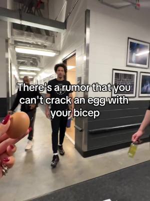 It might actually be impossible #brooklynnets #athletes #eggchallenge #strengthchallenge #funny 