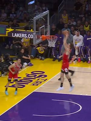 YUKI OFF THE BACKBOARD TO MATAS 🙂‍↕️😤 #yukikawamura #matasbuzelis #dunk #highlights #chicagobulls 