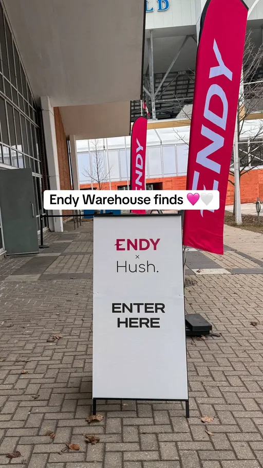 You need to check out these finds at the ✨Endy ✨warehouse sale! Prices are up to 60% off! On until March 15th at the Queen Elizabeth building #endy #warehousesale #endyfinds #thingstodotoronto #canadianbrand 