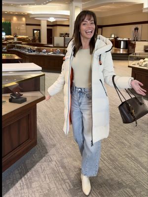 I got my wedding band at @Long’s Jewelers last year and still recommend it to every bride I know!🤍 Wedding Band Weekend is March 27–29 in Burlington with designers in store and up to 30% off bands. If you’re engaged or band shopping like me, this is the weekend to go!!!💍✨