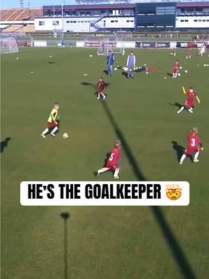 Did he just do a rainbow flick and score as well 😭🔥 @AC Sparta Praha #goalkeeper #goal #football #skills #footy 