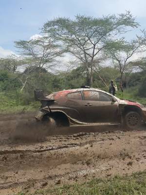 Look at the rear wheel 🤯 #WRC #Motorsport #rally #kenya #safarirallykenya