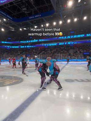 What is this warmup? 😂 @Jaakko Parkkali @Arttu Lindeman  #YouTubeAllstars #HockeyPlayer #hockeytok #Hockey #HockeyStick 