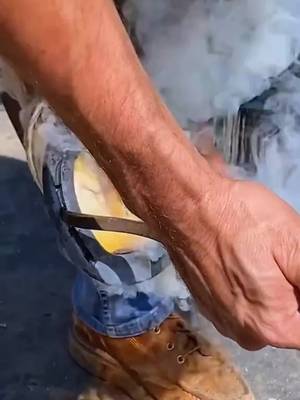#farrier #farriersoftiktok #horses #asmr #satisfying 