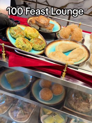 Saw that a new dim sum restaurant just opened up in Manhattan’s Chinatown on East Broadway so I went to try it. 100 feast & lounge is beautiful inside as it is newly renovated and there were a good variety of dishes pushed around in carts. The food was decent and the prices were not bad at all. Medium: $4.75 Large: $5.50 XL: $6.50 Special: $7.75 #nycchinatown #nycrestaurant #nyceats #eatingnewyork #nycfoodie