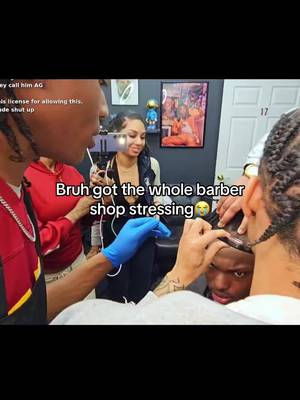 Twiz got the whole barbershop stressing bruh(Twitch: Twizclips)😭😭 #twitch #barber #altantabarber