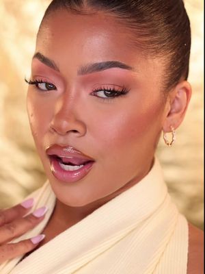 Had to do a transition to showcase my “makeup with acne” base routine 🤫 #makeuptransition #MakeupRoutine 