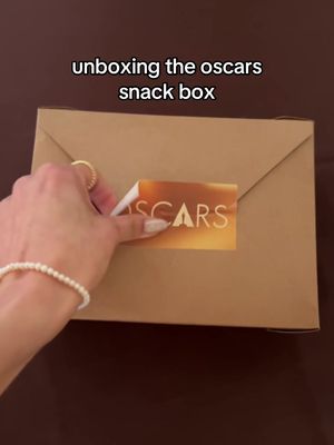 ever wanted to know what concessions they serve at the #Oscars? find out what stars are nibbling on during commercial breaks here!  🎞️ @Justine Manocherian 