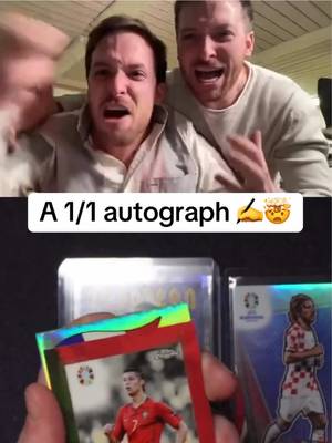 Absolute GRAIL for any football collector 🤩 #topps #futbol #tradingcards (via doubletroublecards/IG)