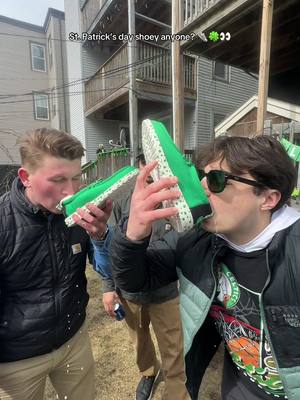 it’s only right. #heydudeshoes #stpatricksday #shoey 