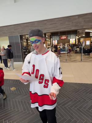 Shout out Facebook for these GOLDEN photos 😂  #NiagaraIceDogs #hockeytiktoks #OHL 