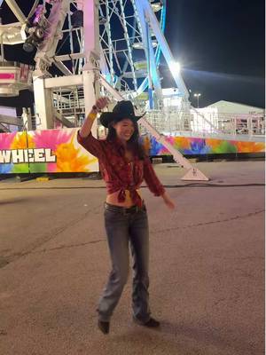 yeehaw! at the austin rodeo :D #extraemily #austinrodeo 