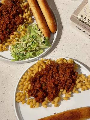Thank goodness my boyfriend and I have the same favorite dinner 🤤🍝  Ingredients: 1 Green pepper 1 Vidila/sweet Onion Jarred minced garlic Italian seasoning (shaker) 2lb ground beef 1lb ground sausage  Family size Prego traditional sauce 1-2 pound your preferred pasta noodles  Directions: Dice the onion and pepper Put them in a pan with olive oil and begin to sauté them  Add the sausage and beef When the meat is cooked, pour some of the juice out Add in the Italian seasoning and garlic and simmer Add sauce and simmer until read to eat. Enjoy! #cookwithme #DinnerIdeas #pastadinner #easydinneridead #italianfood 