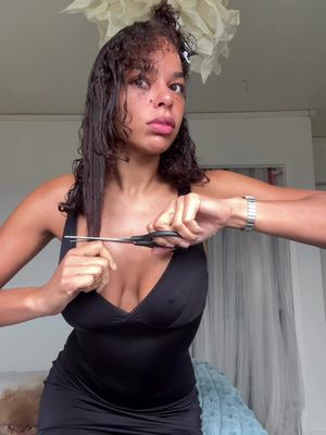 I was loosing sleep over cutting my hair into a bob & I just had to ( don’t try this at home )🤣🤣🤣 #curlycut #gonewrong 