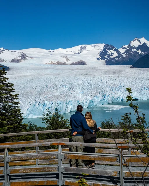 A place that left us completely speechless 🤯 Standing in front of 250km² of ancient ice, watching tower after tower of glacier crack and crash into the water below… it’s the most breathtaking and heartbreaking thing we’ve seen in our travels. Perito Moreno Glacier is no longer considered one of the world’s last stable glaciers. What you’re watching is one of the planet’s greatest natural wonders slowly disappearing in real time 💔 📍 Los Glaciares National Park, Patagonia, Argentina  🎟️ Entry: 45,000 ARS (included in multi-park passes if visiting El Chaltén too which was 157,500 ARS for 7 days)  🗓️ Visited: January 2026  #peritomoreno #peritomorenoglacier #travelargentina #naturalwonder