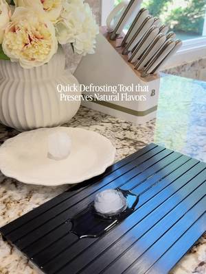 No microwave. No waiting hours. Just this defrosting tray 🙌🏼Every mom should have this👩🏻  ##amazonhomefinds ##founditonamazon 