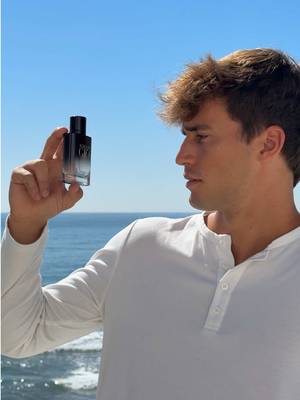 Publi. The new Acqua di Giò Eau de Parfum Intense 💙 inspired by the ocean @Armani beauty #armanifragrance #AcquaDiGio
