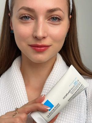 Dry, chafed, irritated skin? Cicaplast Balm B5+ *always* understands the assignment💙 #larocheposay #cicaplast #hydratingskincare #dryskin 