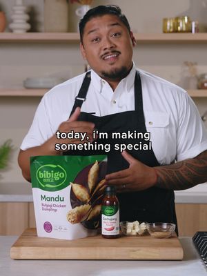You've got the try these crispy smashed chicken mandu! 🥟