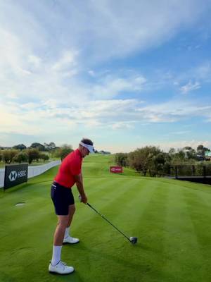 Steyn City course breakdown for @LIV Golf South Africa 🇿🇦  1. Altitude conversion is about 10% because we are at 5000ft above sea level. so most players who play in yards will play a Meters book instead as that’s the 10% already sorted.  2. ⁠The course has had lots of rainfall and the Kikuyu rough is super heavy. So missing greens or fairways will cause trouble.  3. ⁠Small green complexes and slower green speeds to last week. Means you’ll need to be aggressive on the putts 4. ⁠Scoring will be pretty low so everyone will be aggressive. Let’s go @MajesticksGolfClub 💪🏼