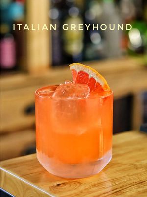 ITALIAN GREYHOUND 🐕  1.5 oz Gin 1.5 oz Grafruity juice .5 oz Lime 🍋‍🟩  .5 oz Aperol .5 oz Simple Syrup Top with bubbles Old videos, good video