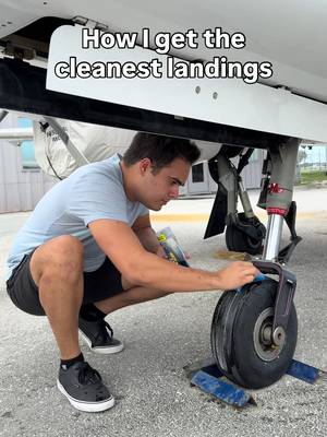 Soap and water 100% helps with smoother landings 😂 #aviation #pilot #airplane 