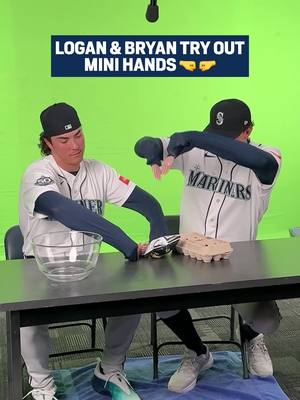 Big leagues… Tiny hands 😅 #MLB #tinyhands #baseball #bryanwoo #logangilbert 