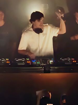 this weekend was VIP only (very important pits). NYC showed up for @nicolasvans at Marquee and we made sure everyone stayed fresh from pre-show to last set. tap the link in bio to check out the mood-boosting deodorant lineup.