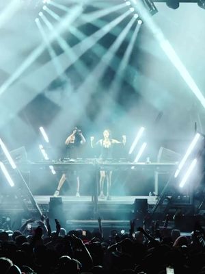 @saralandrydj is back in Toronto for #VELD2026, ready to unleash her hypnotic, high-BPM techno on the big green field. 🖤🔥  Built for the dancers who don’t slow down when the tempo climbs. 👀  Single-Day, 3-Day GA, and 3-Day VIP passes are available now. Lock in your summer at veldmusicfestival.com ☀️ 