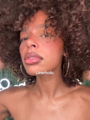 @Iconic London Brown lip liner that does it alllll , lips , freckles , brows , nose contour 🕺🏽🕺🏽🕺🏽 #lipliner #makeuphacks #curlyhairtutorial 