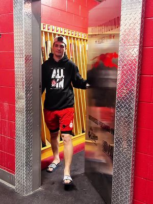 Or don’t change and match with your besties! Playoff hoodies available at the hound pound! #playoffs #ohl #hockey #soogreyhounds 