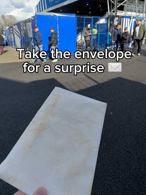 Take the envelope, by order of the Peaky Blinders! ✉️ 