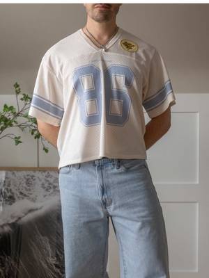Styling my favourite jersey and denim. Let me know what you think!  @aimeleondorenewyork @abercrombie @ZARA @Gucci @WMP Eyewear #thebreakdown #mensfashion #footballjersey #casualoutfits #baggyjeans 