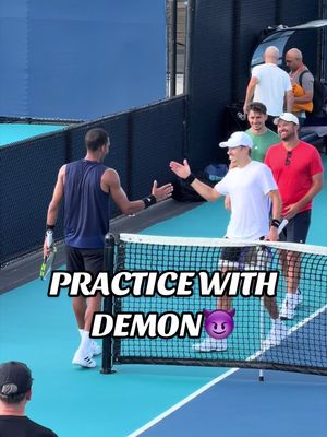 Practice with the demon @Alex de Minaur 😈 good vibes only 🌴  #miami #tennistraining 