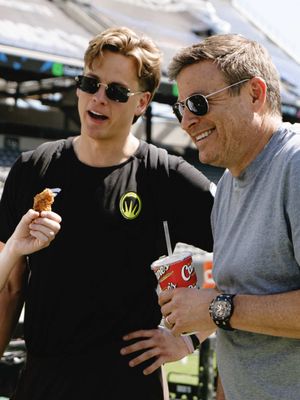 Todd Graves reporting live with the most delicious mic at the @Fanatics Flag Football Classic @Tom Brady Joe Burrow @gronk @IShowSpeed @Saquon  @Logan Paul  @Odell Beckham Jr.  @DeAndre Hopkins  Kyle Juszczyk