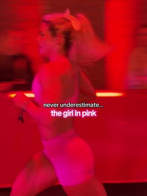 never underestimate our girl in pink @Sinéad 🩷 #gymsharkwomen #raceday #strongwomen 