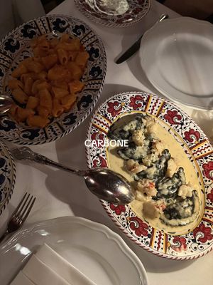 basic food, worse service - if Carbone has no haters, I’m dead #carbone #londonrestaurants #FoodTok 