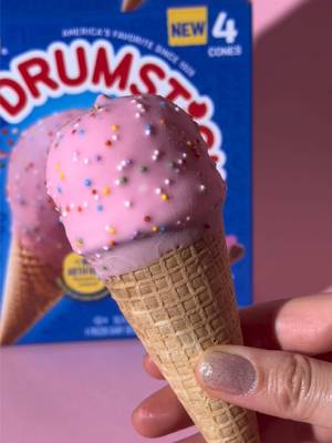 how pretty is sheee 🤩  cake pop frosting center 💕 sweet coating 🍰  sprinkles 🌈 #drumstick #cakepop #treat #fyp 