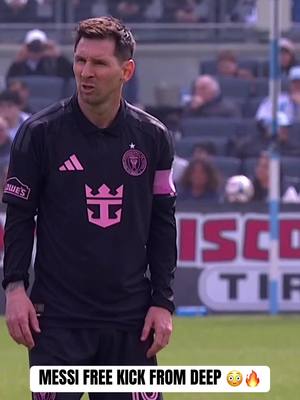 Lionel Messi squeeze it past the keeper 🐐💰 #Soccer #futbol #messi #lionelmessi #football 