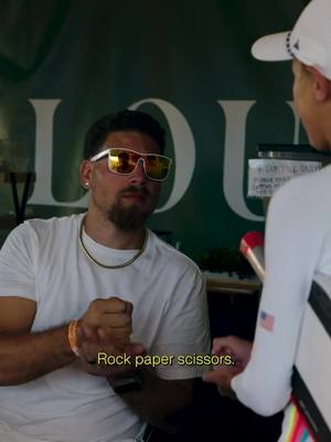 🪨🗞️✂️ with Scout on the Street  #scoutonthestreet #rockpaperscissors #playyouforit #pickleball #joola 
