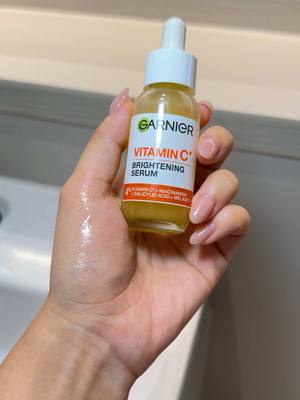 Finally got through a breakout but now have dark marks to deal with? I’ve totally got you covered. Trust me I had the same skin concerns! I have been loving the Garnier Vitamin C Serum for a while now and I’ve really started to see the difference it’s making for my skin! If you are struggling with dull, tired skin or dark marks? This one’s for you! It contains Vitamin C*+ Niacinamide + Salicylic Acid + Melasyl (an innovative breakthrough ingredient) which helps to target dark marks while brightening the skin! Let me know if this is something you would try or already love! #garnieraunz #skincare #ad *Vitamin Cg